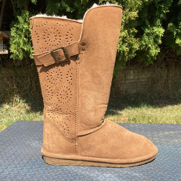 bearpaw boots with buckle